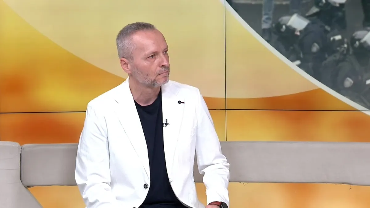 Olenik: Politika balansiranja je prevara, Vučić svesno gura Srbiju u rusku zonu uticaja