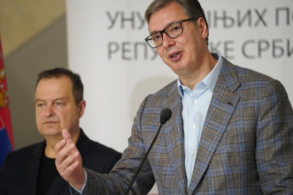"SAM ĆU VOZITI 20 DANA I OBILAZITI SRBIJU" Vučić: Neću ići kao predsednik u parlamentarnu kampanju, ići ću kao običan građanin